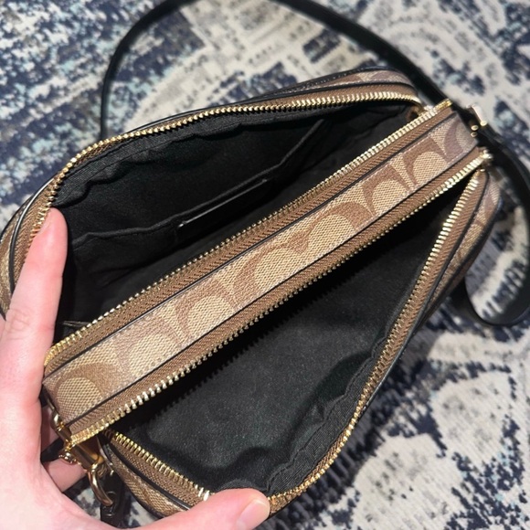 Coach - Picture 4 of 4